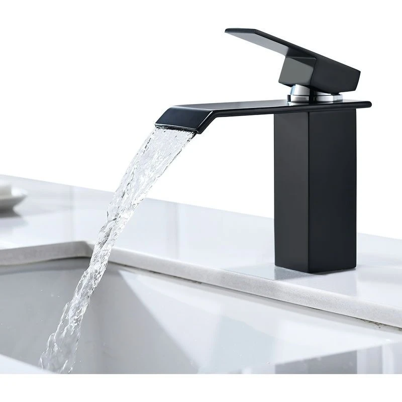 خلاط مغسلة شلال